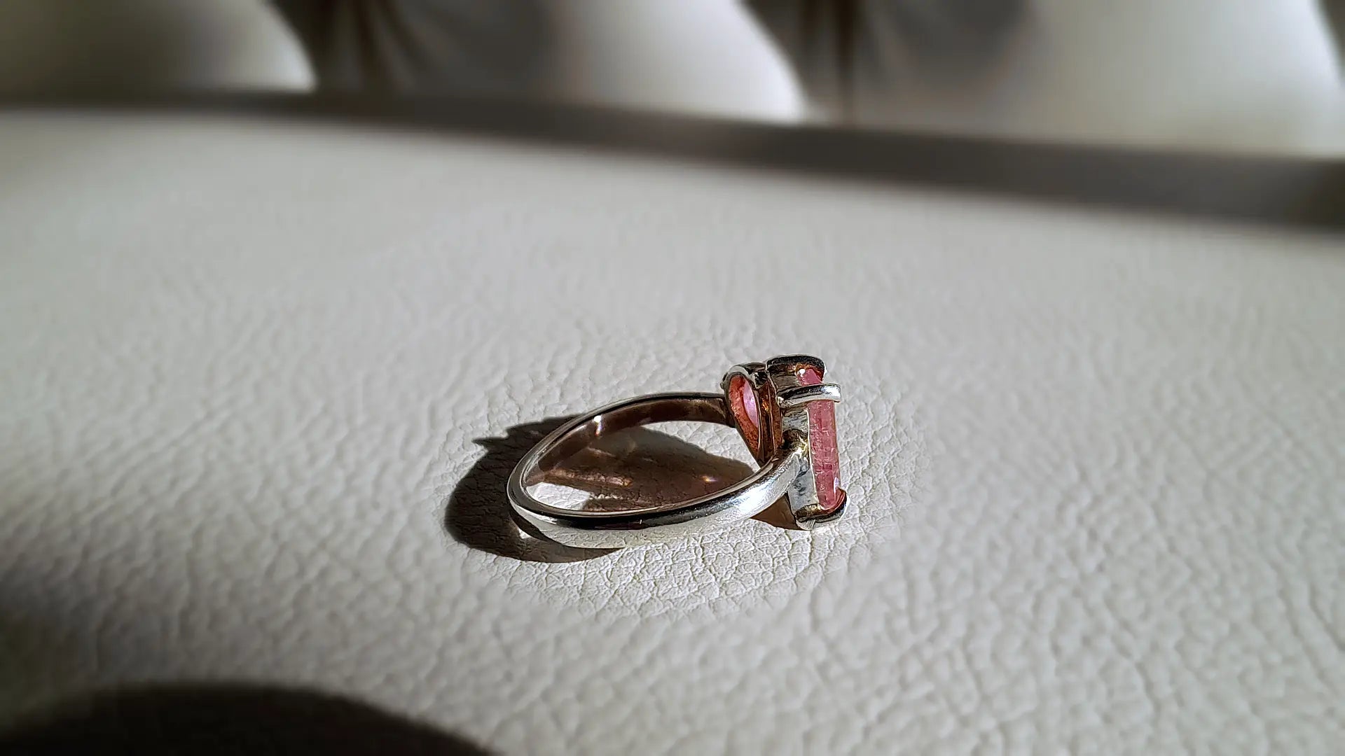 خاتم التورمالين الوردي – رابط عائلي فريد من نوعه من بيتش وايلد